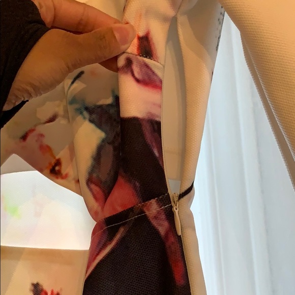 Longsleeve White Designed Dress - Picture 4 of 4